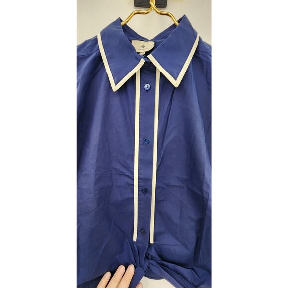 EUC Tuckernuck Navy‎ Blue White Trimmed Connor Blouse Size Medium - Picture 7 of 11